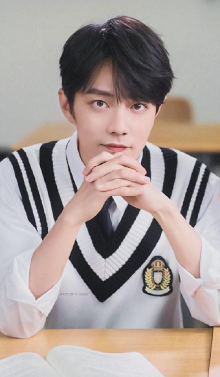 狗仔爆料杨紫肖战假后肖战发视频,杨紫肖战假戏真做？肖战视频回应引发热议  第1张